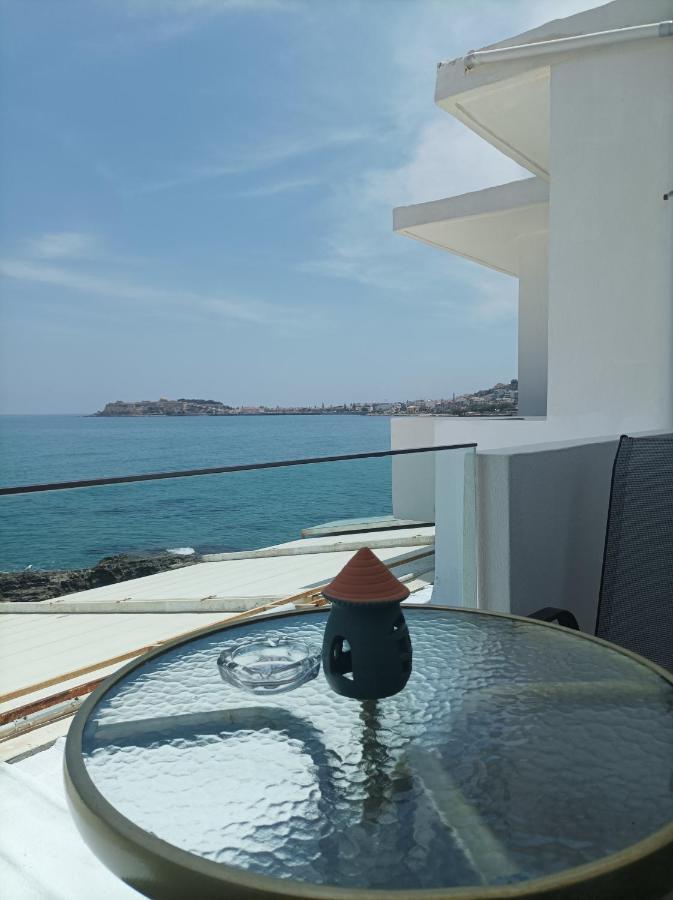 Beachfront Apartment レティムノ エクステリア 写真